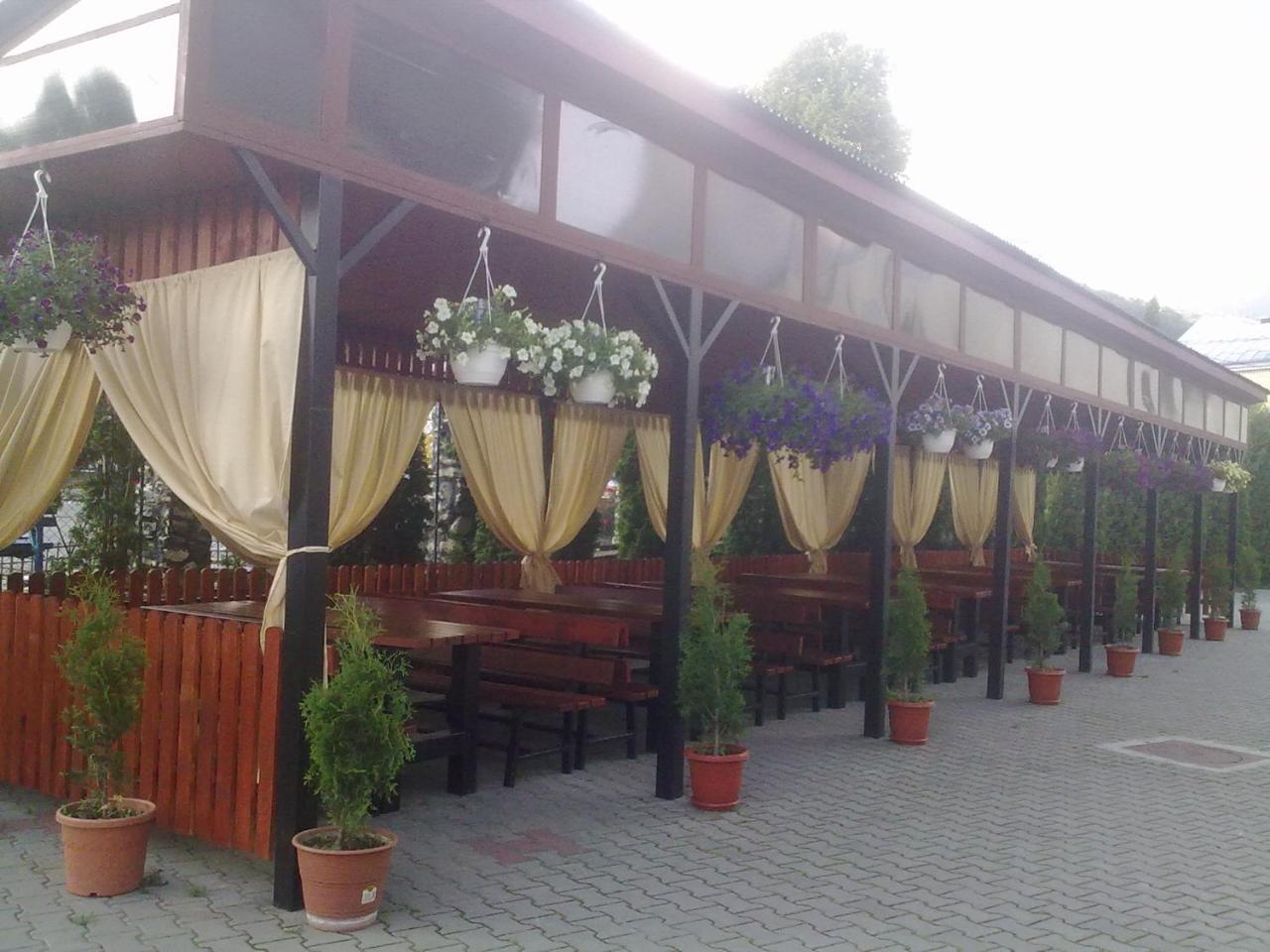 Hotel Ineul Rodna Exterior photo